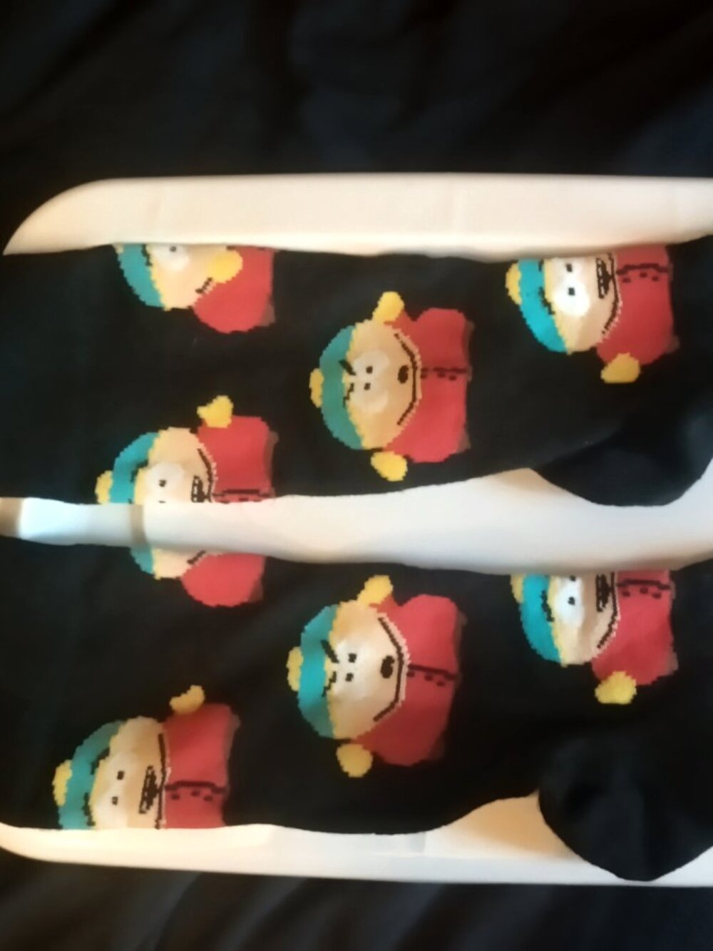 NEW WITH OUT TAGS SOUTH PARK  CARTMAN CREW SOCKS SIZE 6 - 9